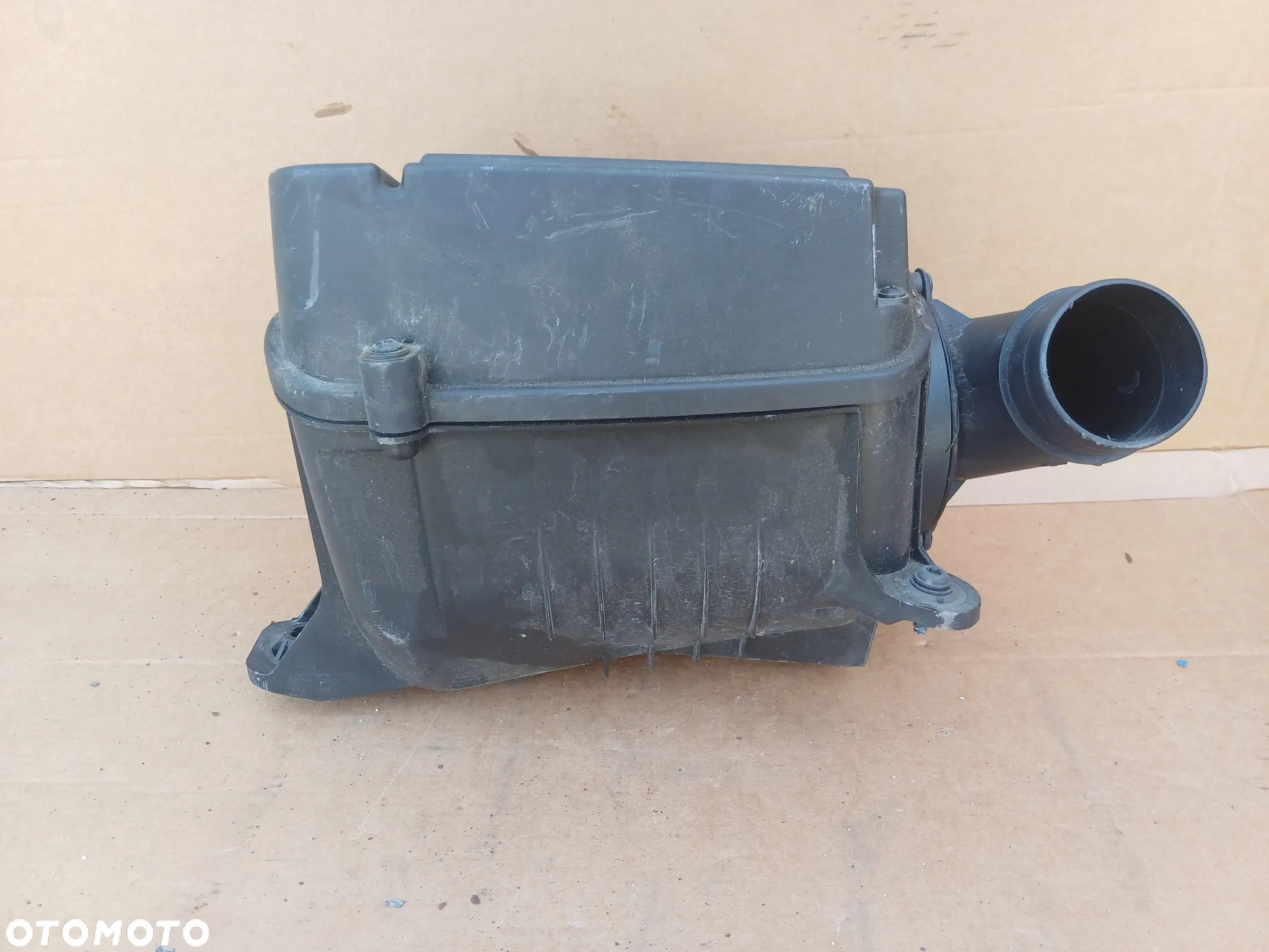 Obudowa filtra powietrza Golf V 1.6 mpi 1K0129610B Audi A3 8P - 4