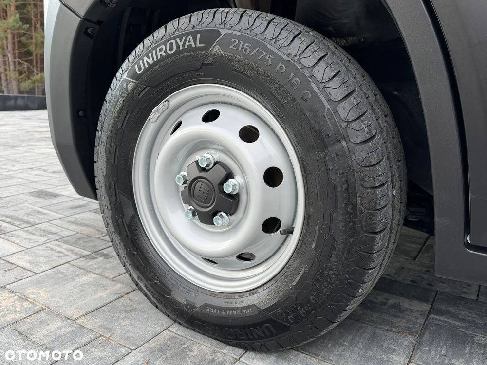 Fiat Ducato Maxi Doka 7 osób / Skrzynia 3.3m / Wzmocniony Koła 16'' / Podwójne resory / Ładowność 1285kg / Bogate wyposażenie / Serwisowany / FV23% / Salon PL - 23
