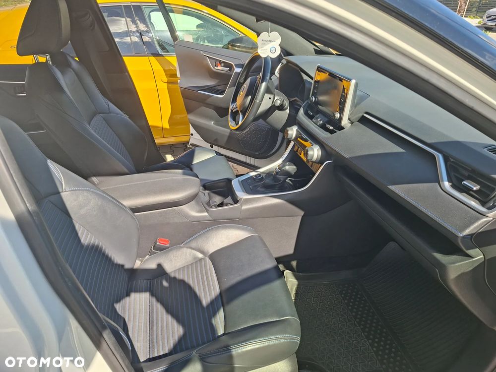 Toyota RAV4 - 16