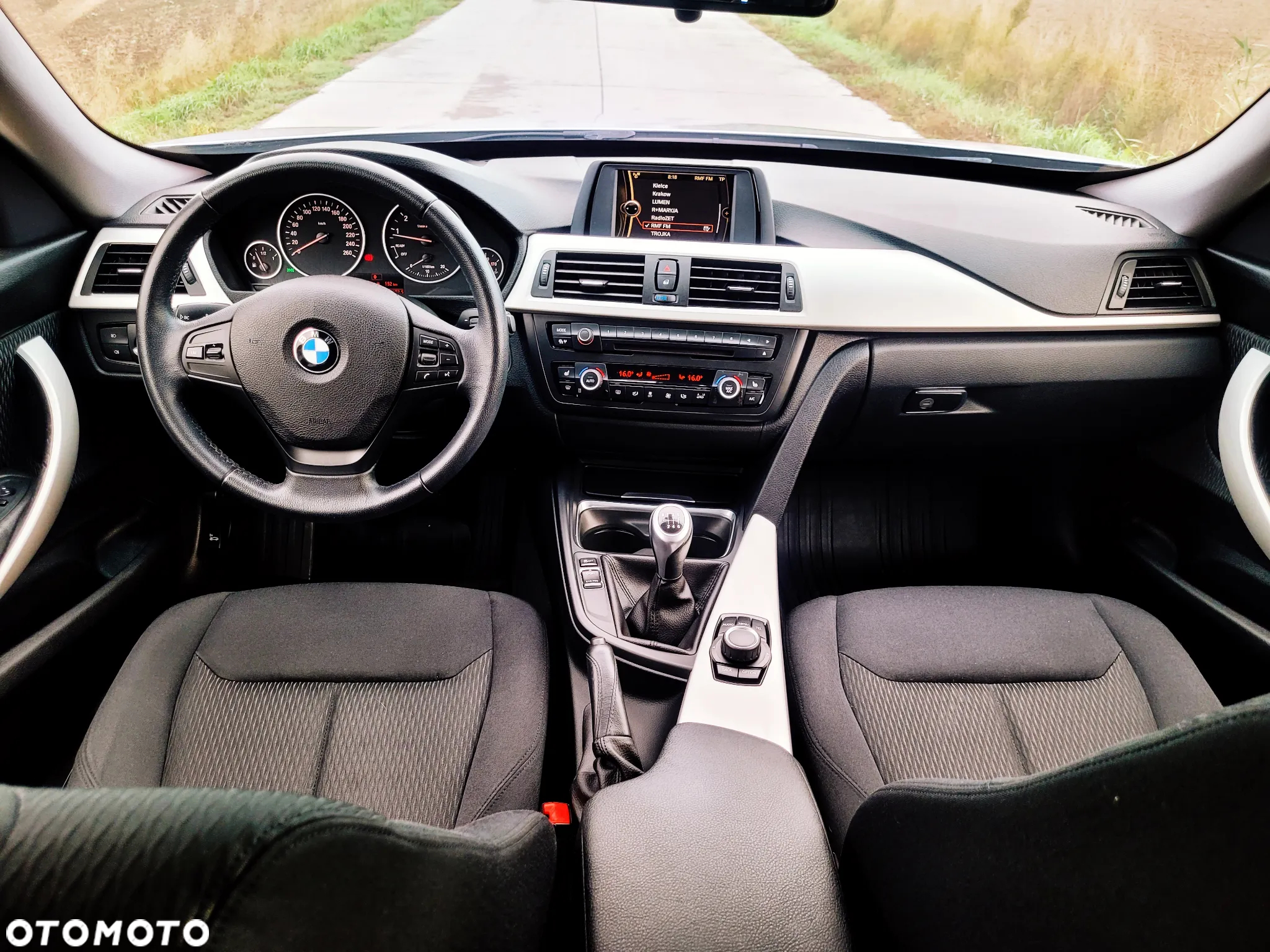 BMW Seria 3 320i Luxury Line - 12