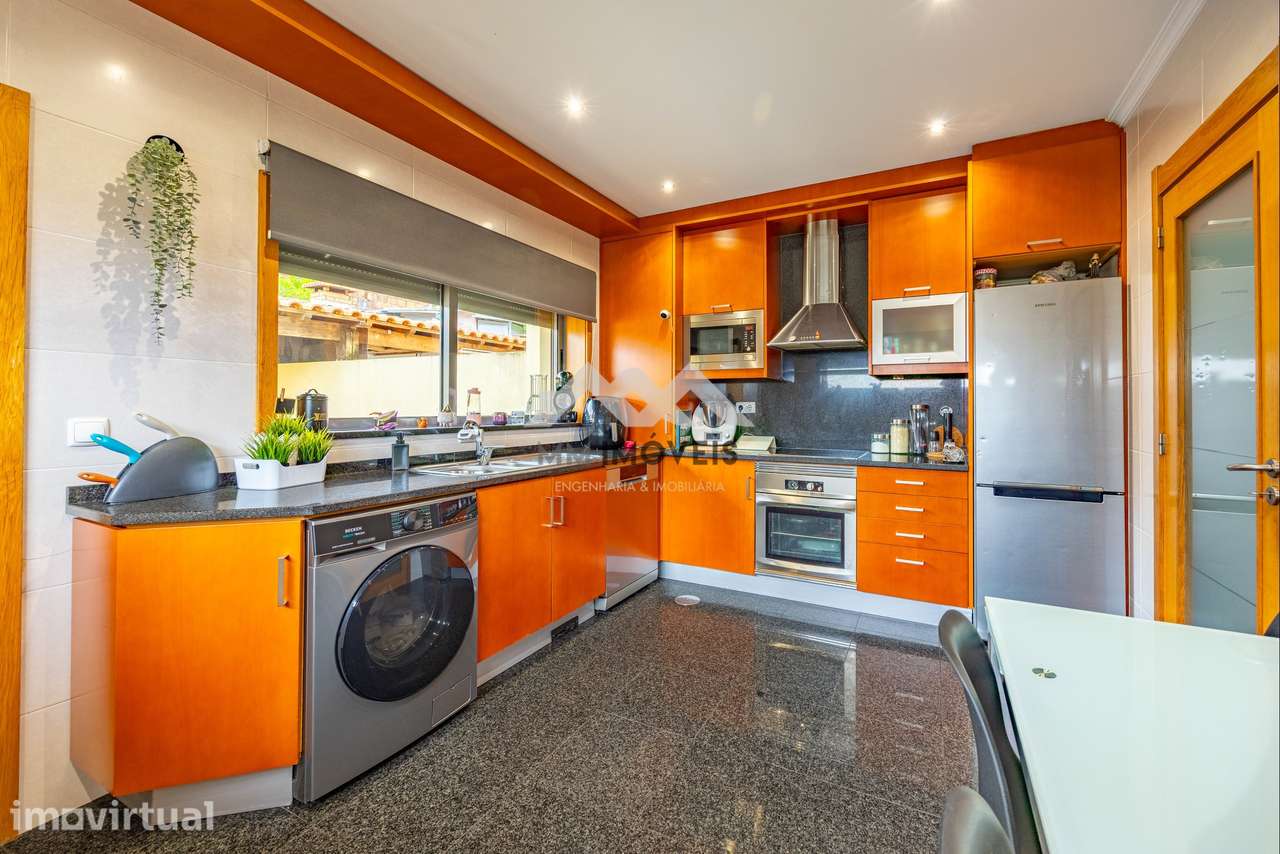 Moradia T3 | Fânzeres | 3 Frentes | Garagem 3/4 carros - Grande imagem: 3/41
