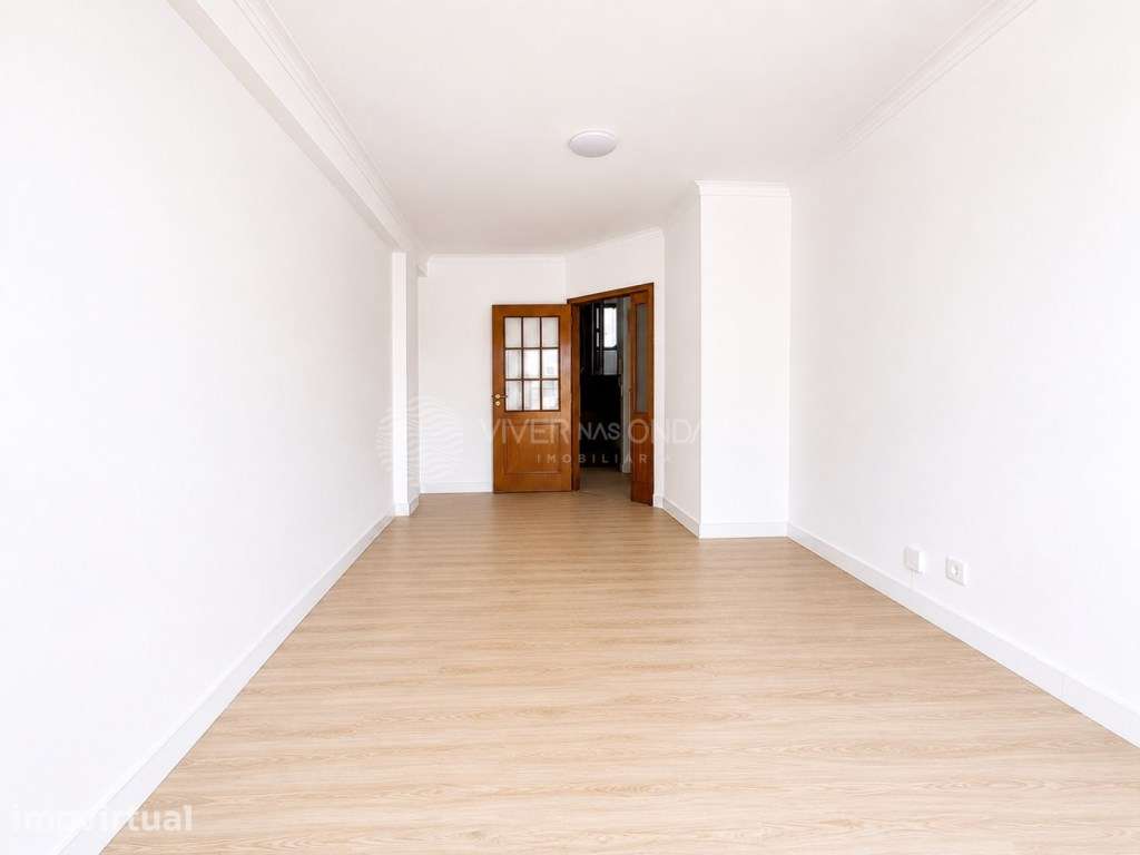 T2 Duplex Remodelado com Terraço e Futuro Metro à Porta em Vila Nov... - Grande imagem: 4/30