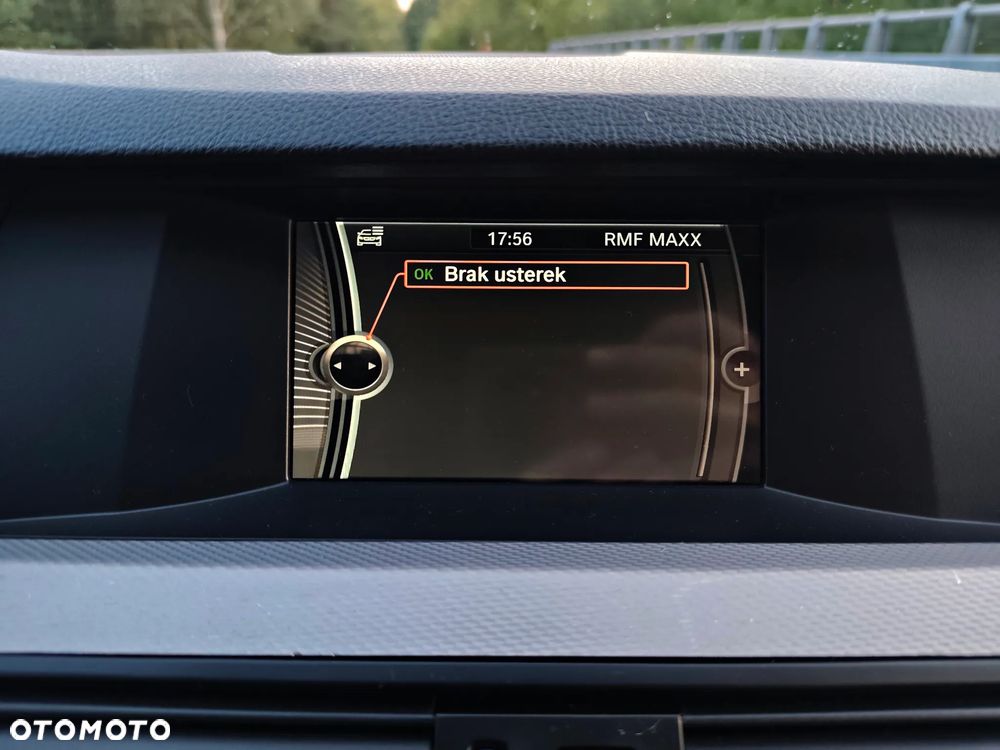 BMW Seria 5 520d Luxury Line - 23