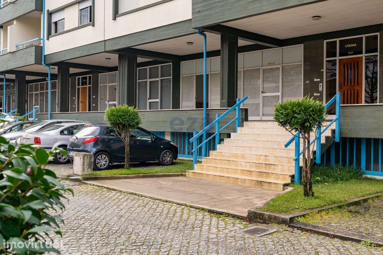 Loja, 169 m², Candoso São Tiago e Mascotelos - Grande imagem: 3/32