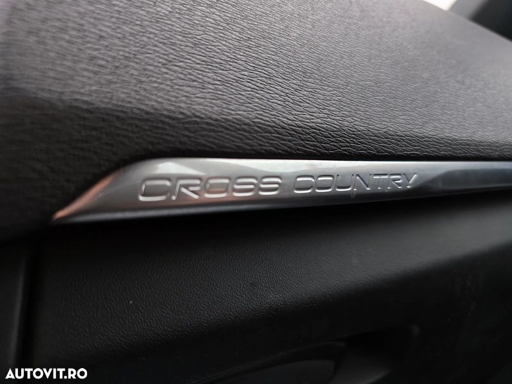 Volvo V40 Cross Country D3 Geartronic Ocean Race - 31