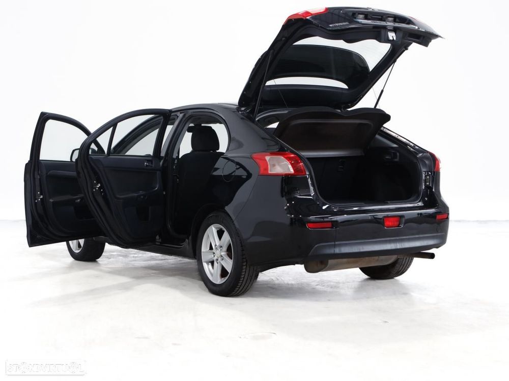 Mitsubishi Lancer - 5