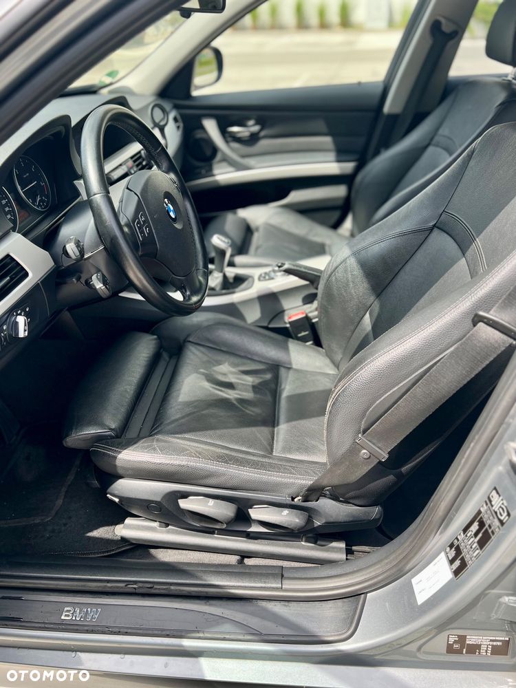 BMW Seria 3 318d - 13