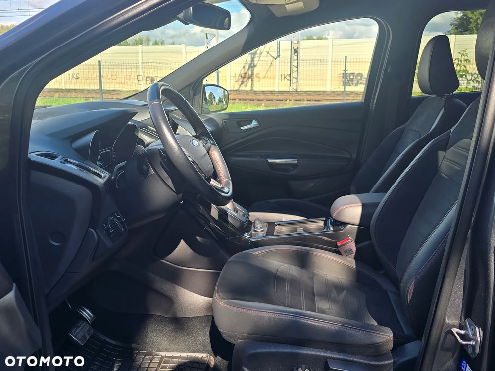 Ford Kuga 2.0 TDCi 4x4 ST-Line - 19