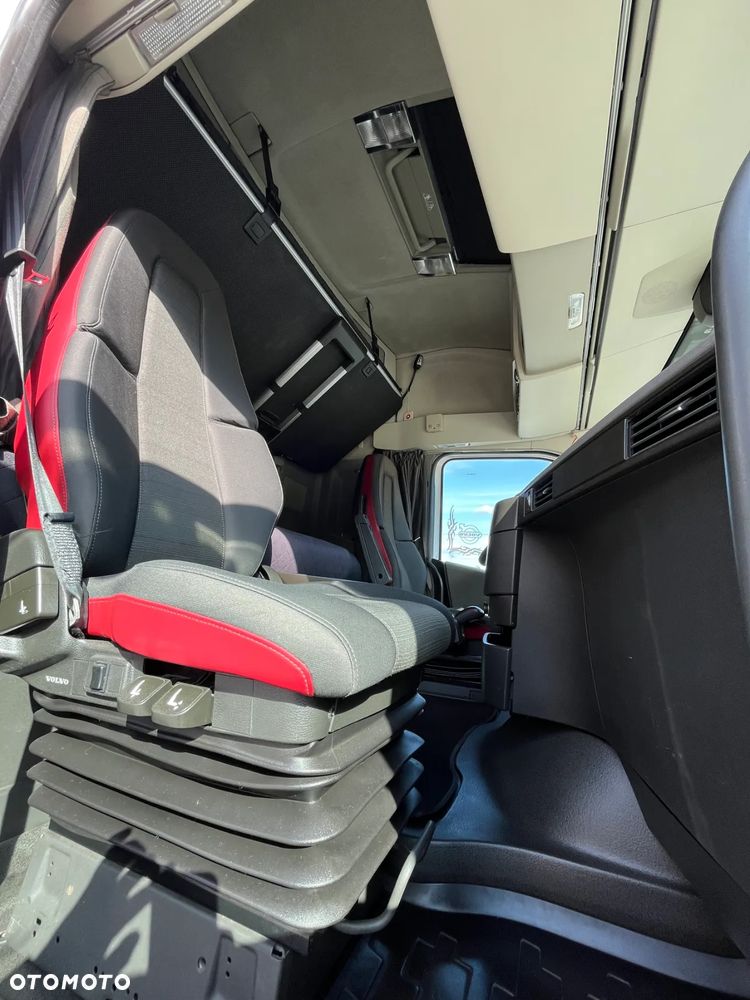 Volvo FH / EURO 6/  I- SHIFT/ MICHELIN 80% /  KLIMA POSTOJOWA / SERWISOWANY/ ZADBANY / OKAZJA - 22