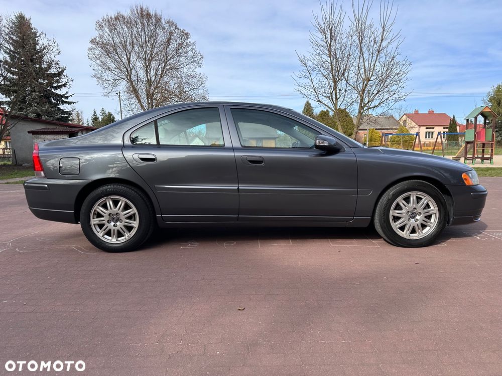 Volvo S60 2.4D Momentum - 4
