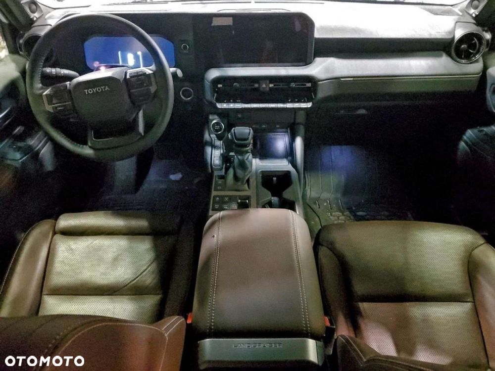 Toyota Land Cruiser - 9