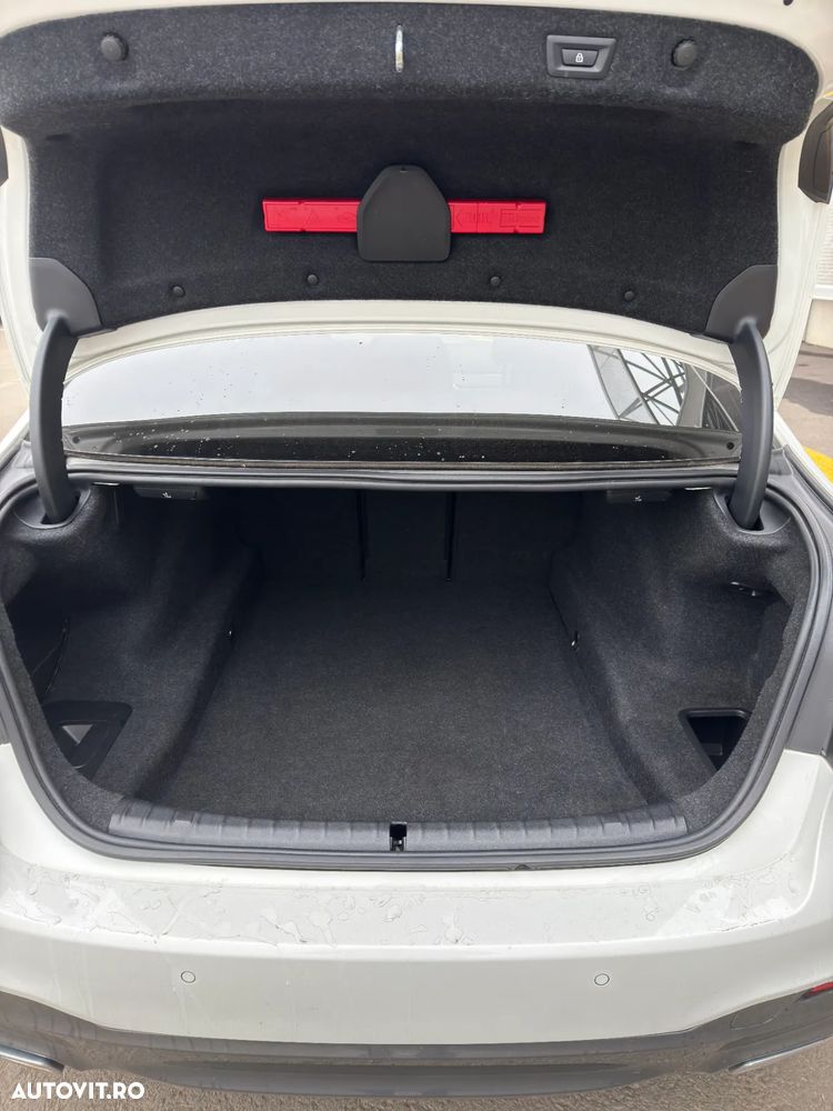 BMW Seria 5 530i Aut. M Sport Edition - 11