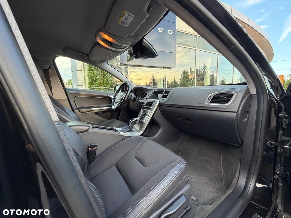 Volvo V60 Cross Country D4 Drive-E Momentum - 16