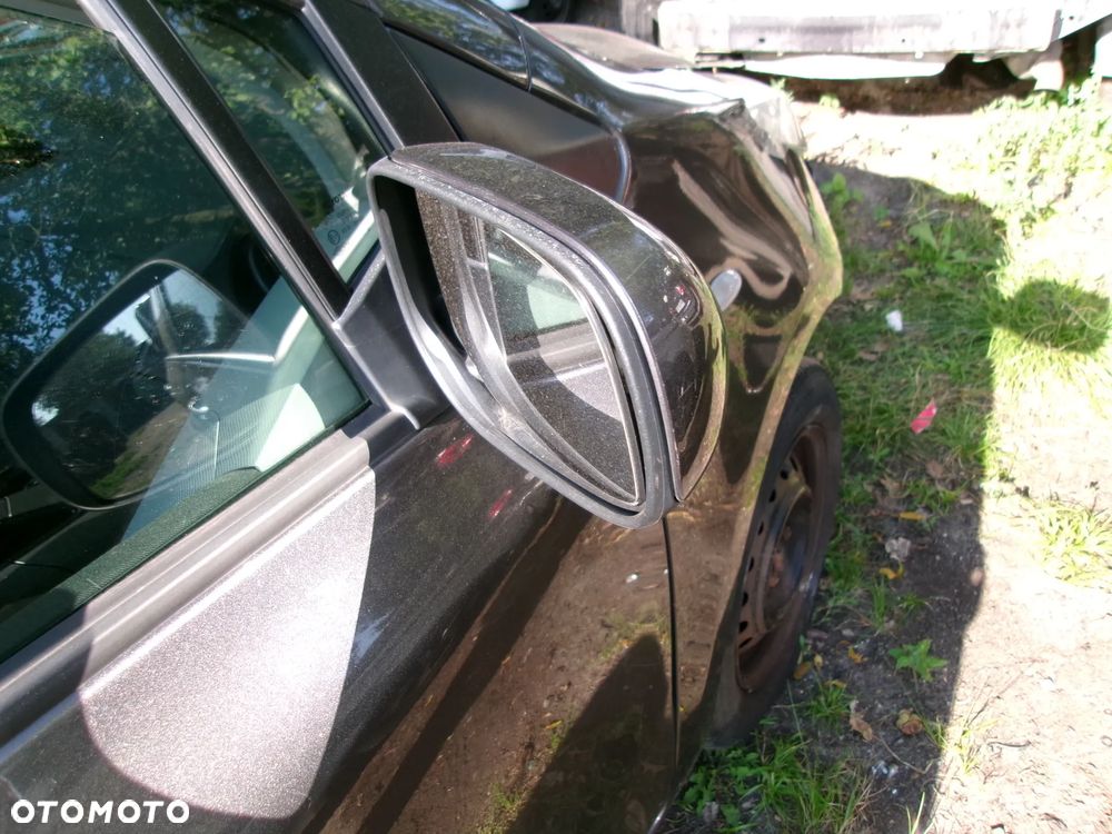LUSTERKO  PRAWE  ELEKTR. TOYOTA YARIS II 05-11  1G3 - 2
