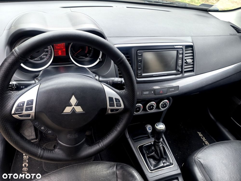 Mitsubishi Lancer - 7