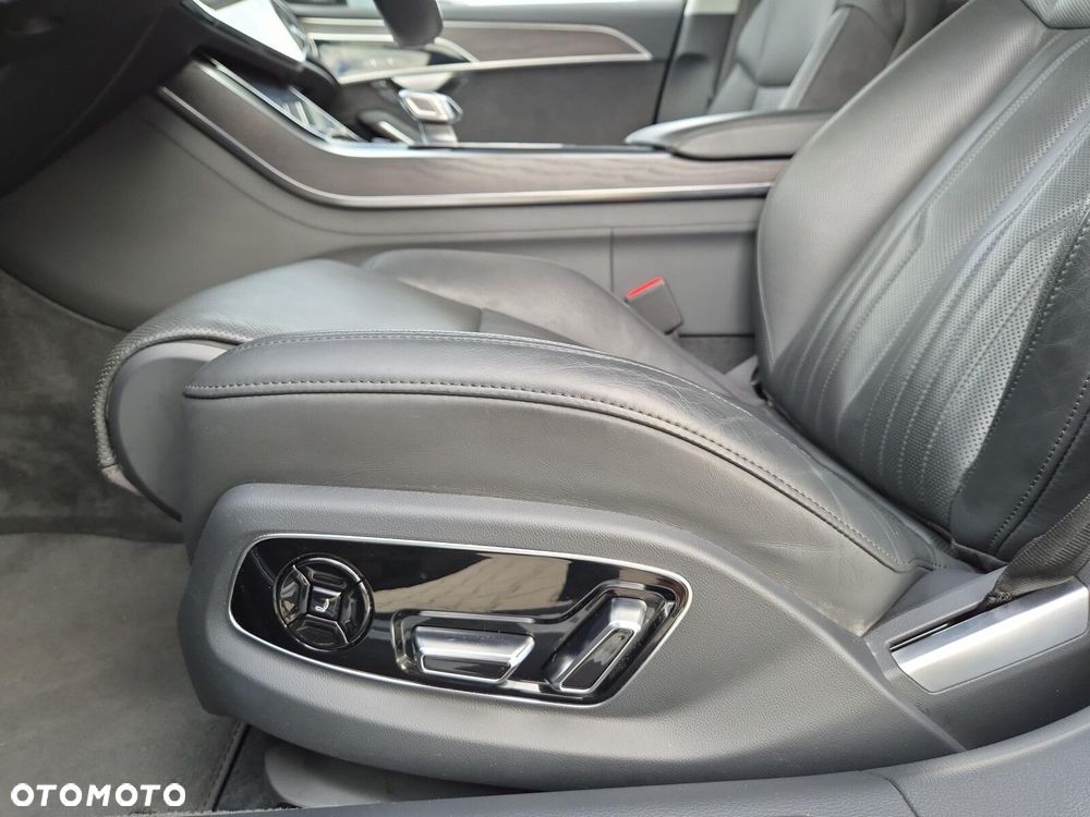 Audi A8 - 12
