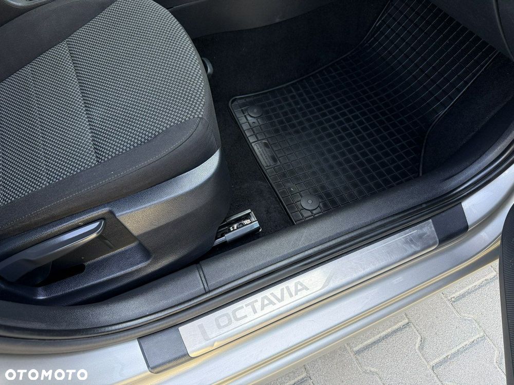 Skoda Octavia 2.0 TDI Style - 10