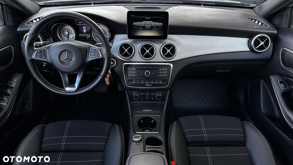 Mercedes-Benz GLA - 21