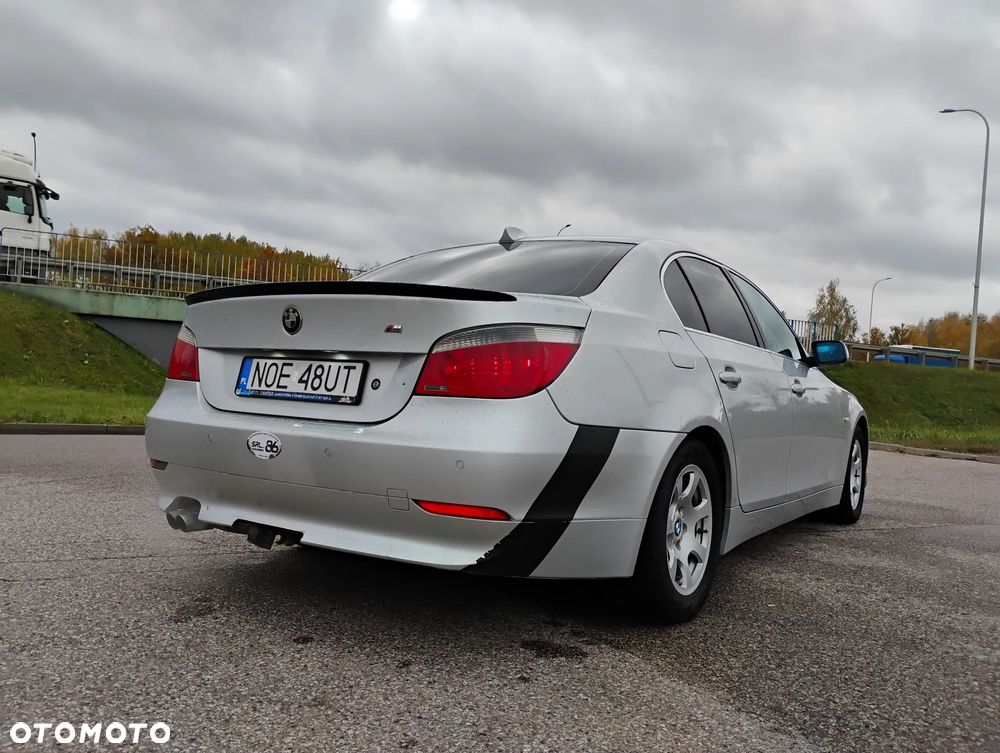 BMW Seria 5 520i - 28