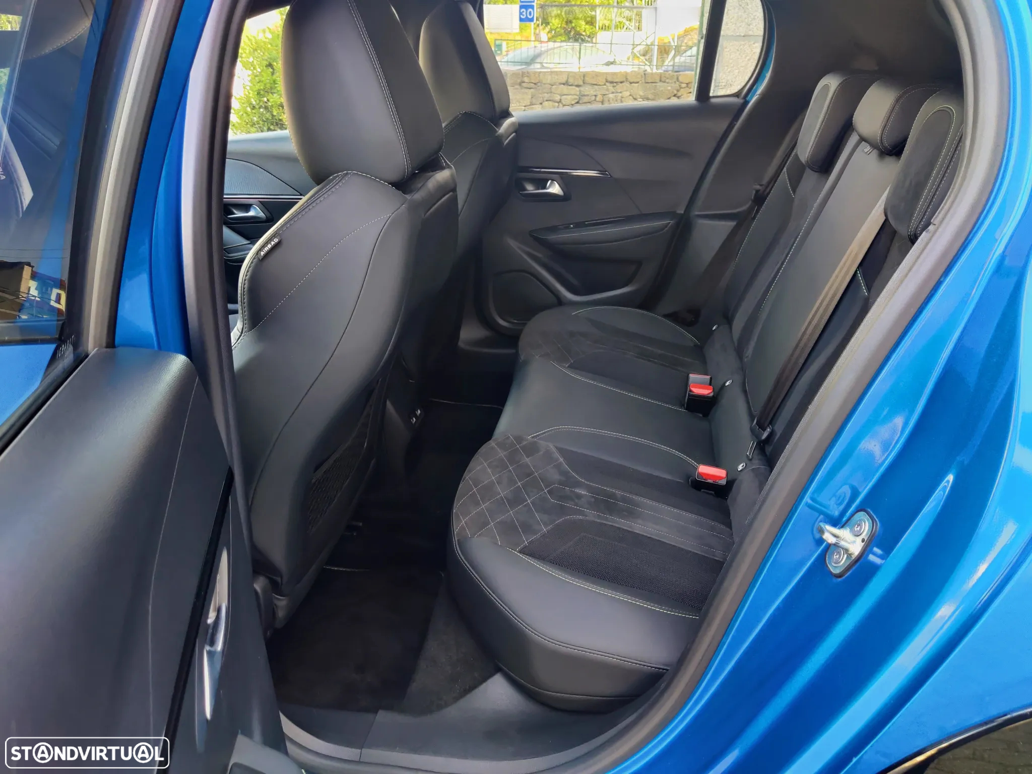Peugeot e-208 50 kWh GT - 18