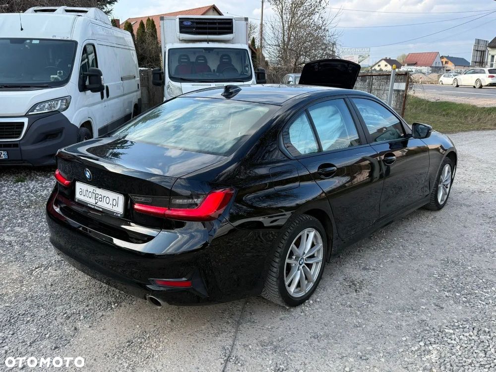 BMW Seria 3 318i Advantage - 10