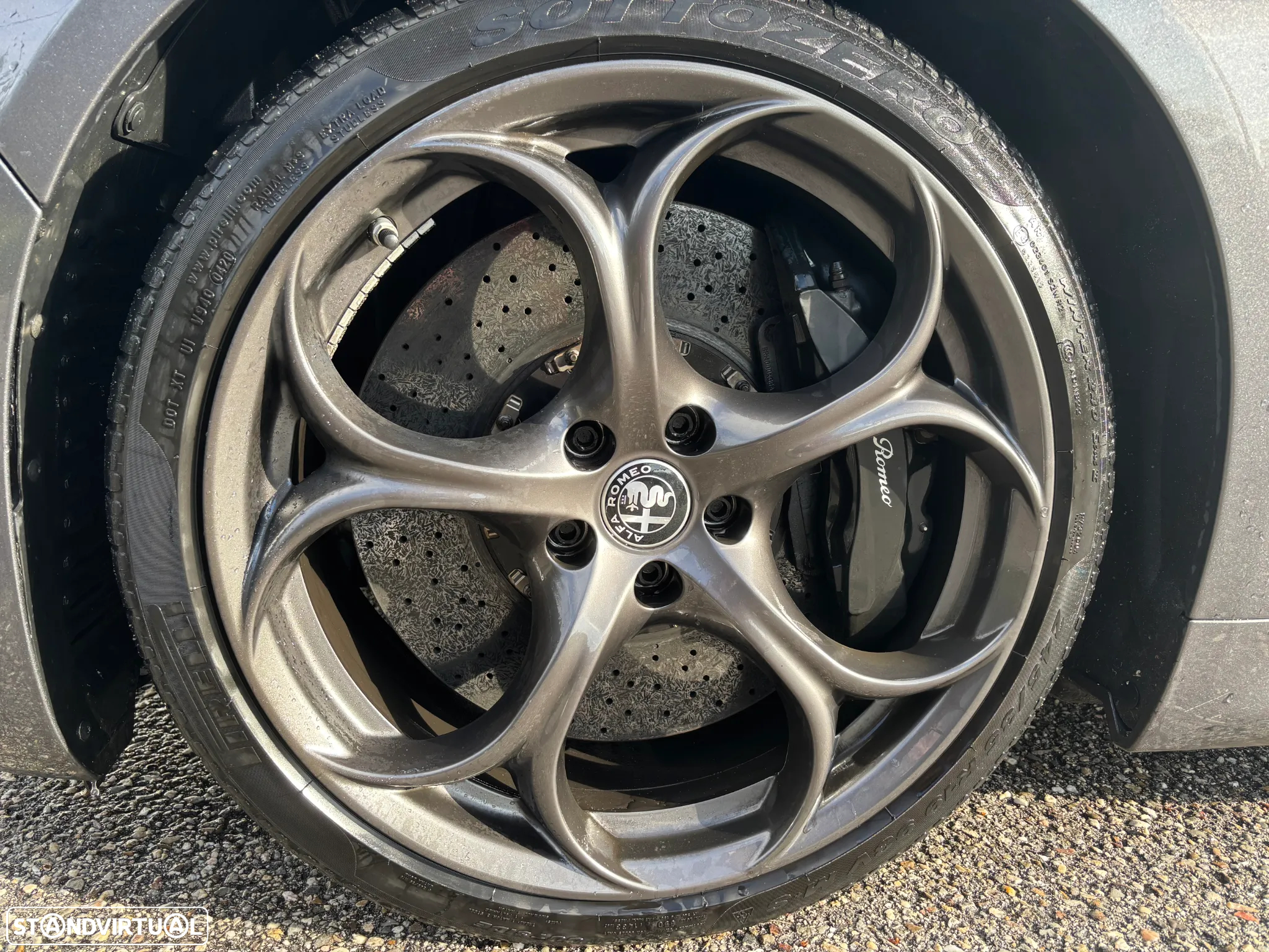 Alfa Romeo Giulia 2.9 V6 Bi-Turbo AT8 Quadrifoglio - 13
