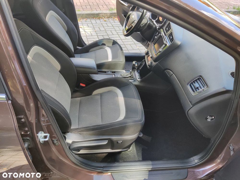 Kia Ceed 1.6 GDI DCT Platinum Edition - 25