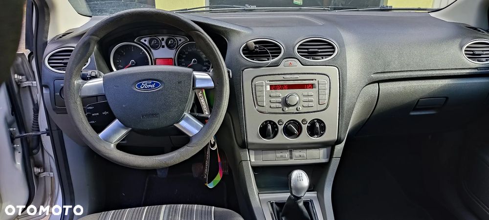 Ford Focus 1.8 TDCi Ambiente - 9