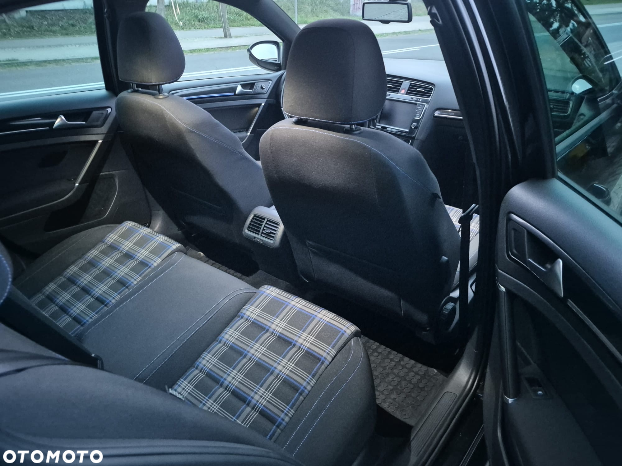Volkswagen Golf - 14