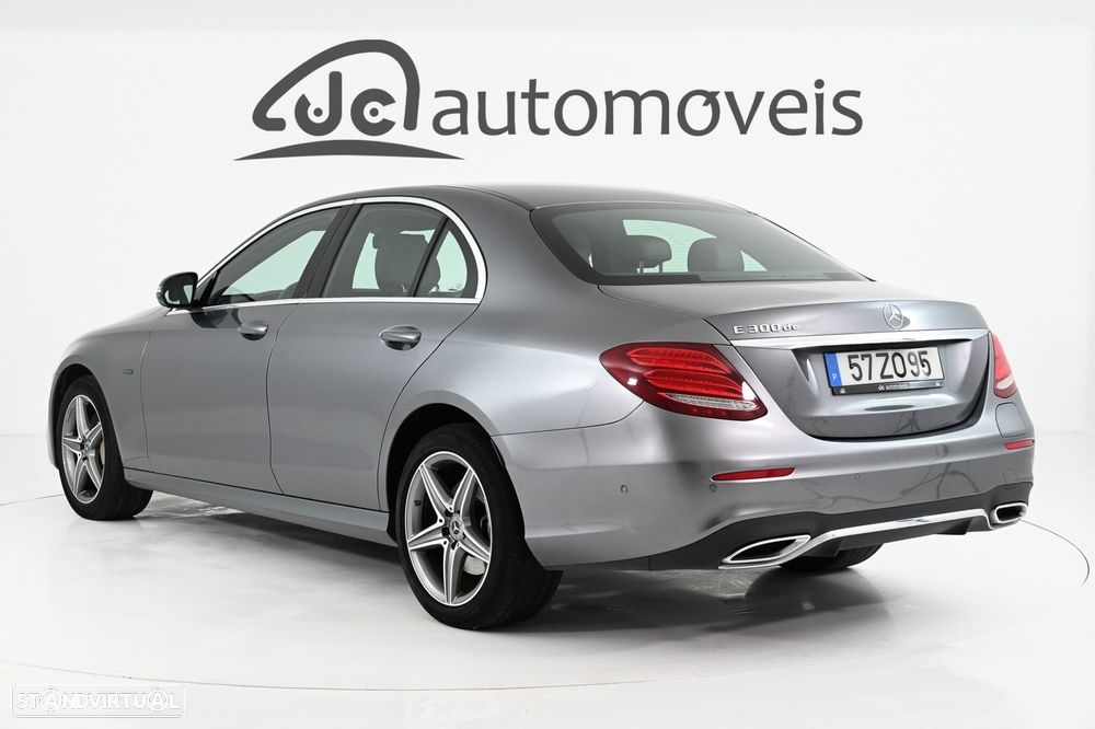 Mercedes-Benz E 300 de AMG Line - 2