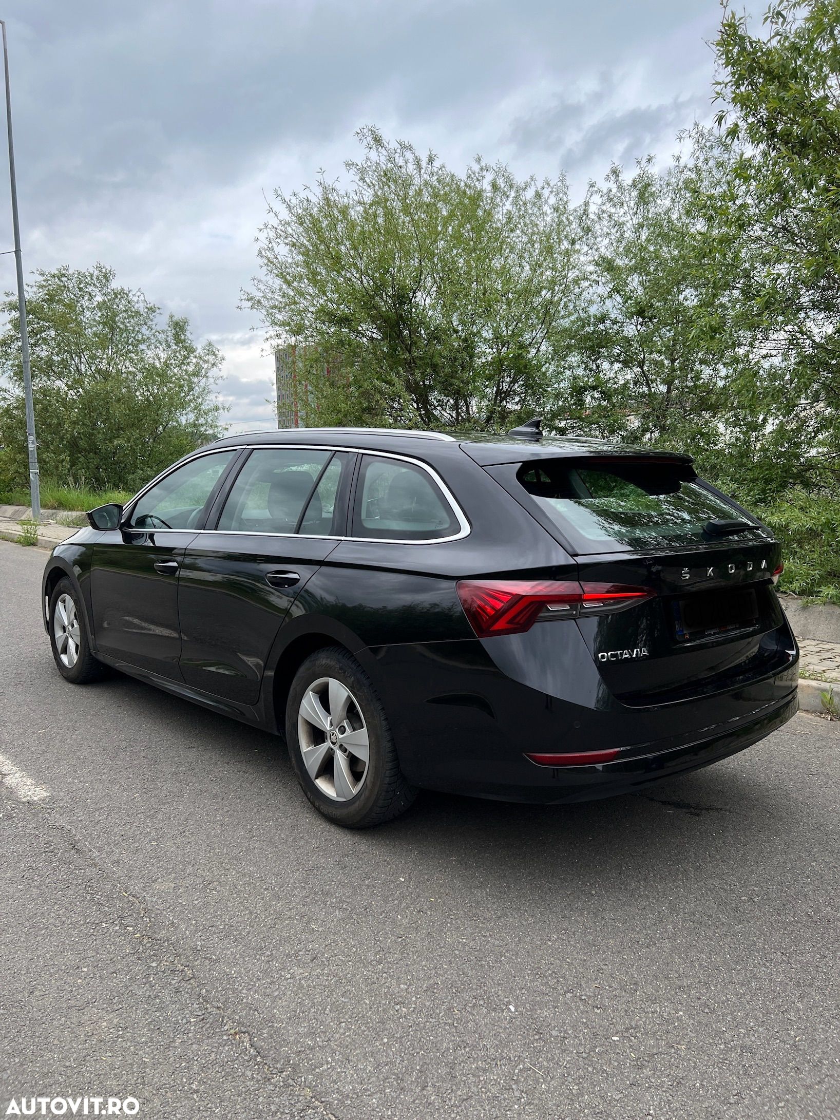 Skoda Octavia 2.0 TDI DSG Style - 1
