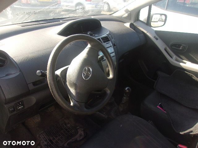 Deska Airbag Pasy Toyota Yaris II Lift 2010r - 3