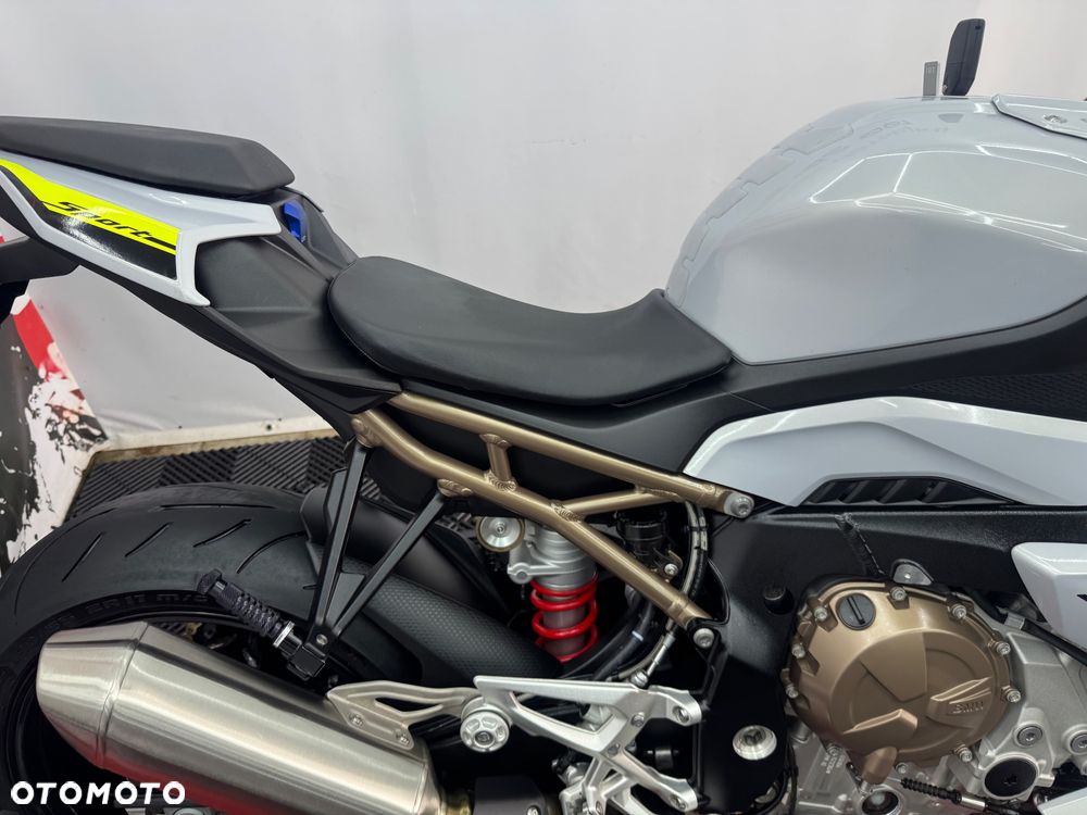BMW R - 28