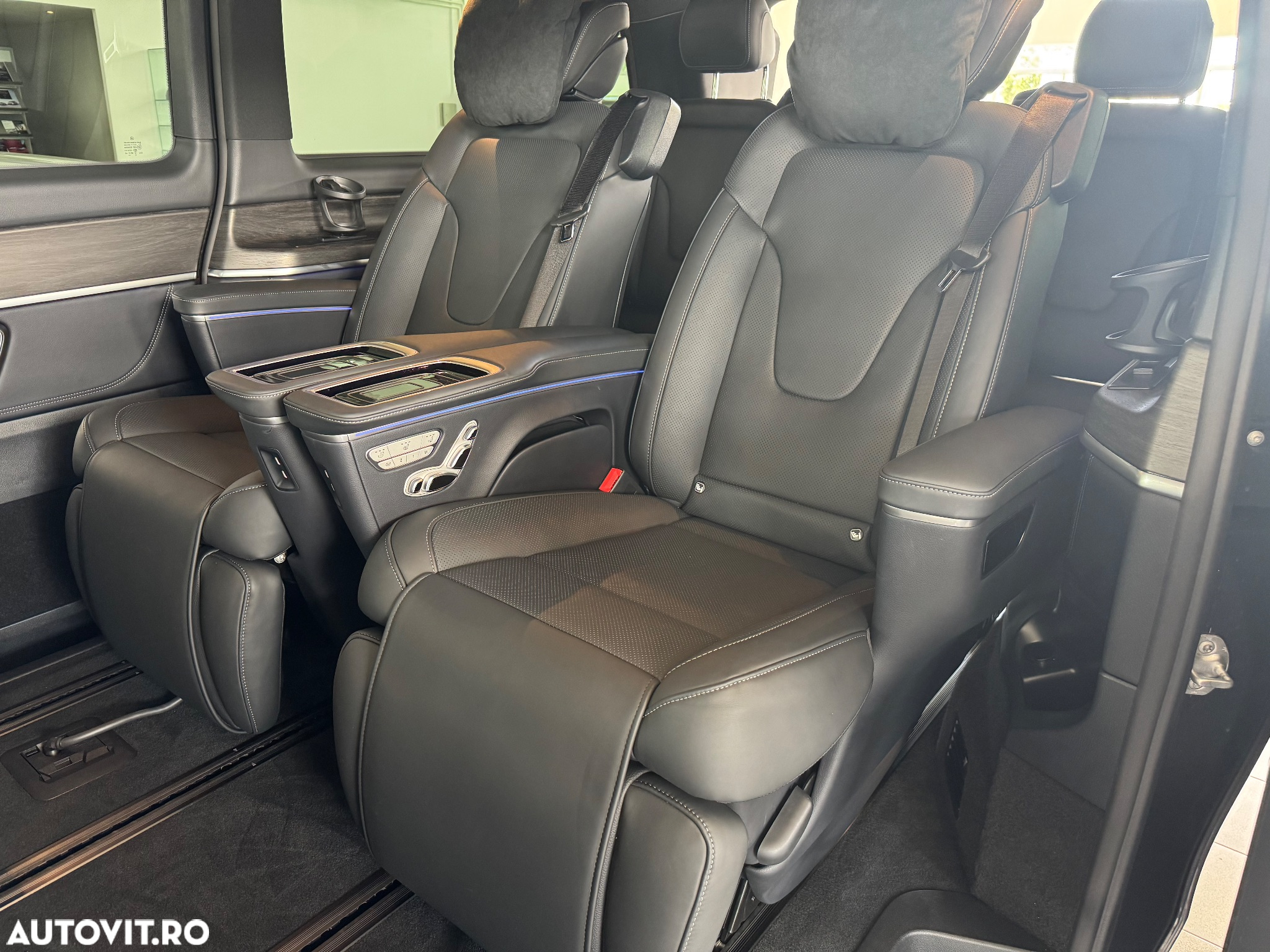 Mercedes-Benz V 300 d extralang 4Matic 9G-TRONIC Exclusive - 11