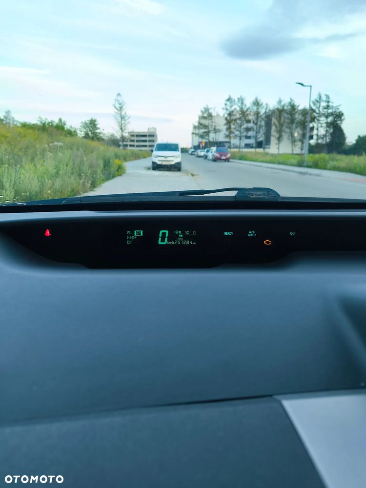 Toyota Prius 1.5 VVT-i Prestige - 12