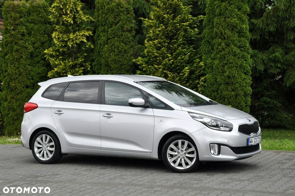 Kia Carens - 4