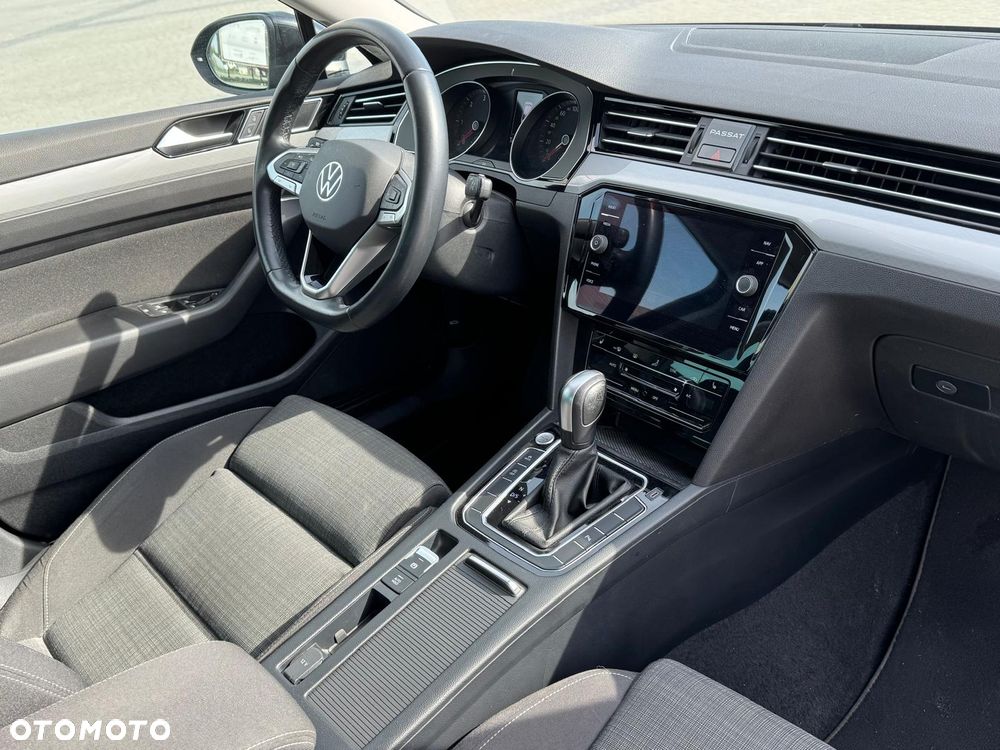 Volkswagen Passat - 22