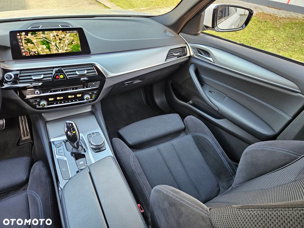 BMW Seria 5 520d xDrive M Sport sport - 22
