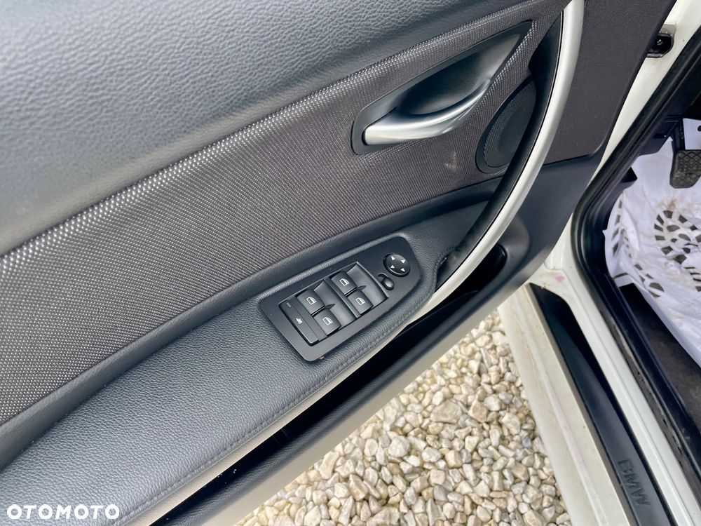 BMW Seria 1 - 25