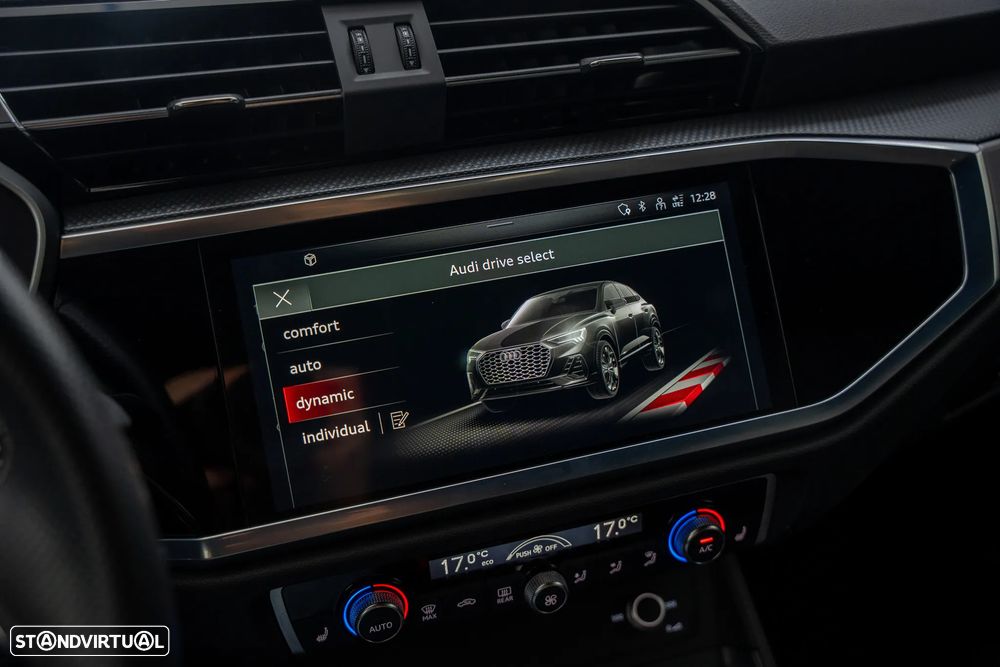 Audi Q3 45 TFSIe S line S tronic - 32
