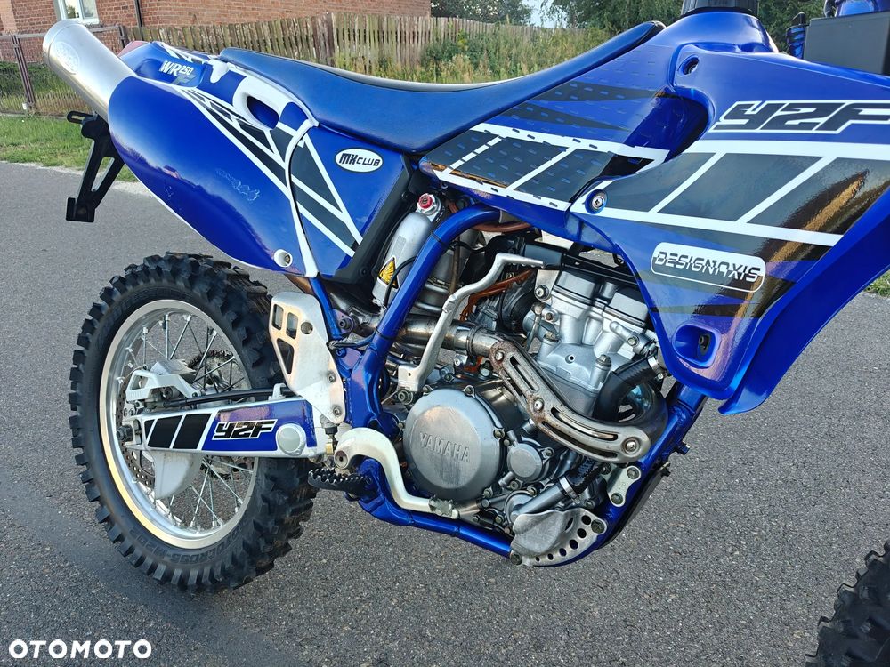 Yamaha WR - 8