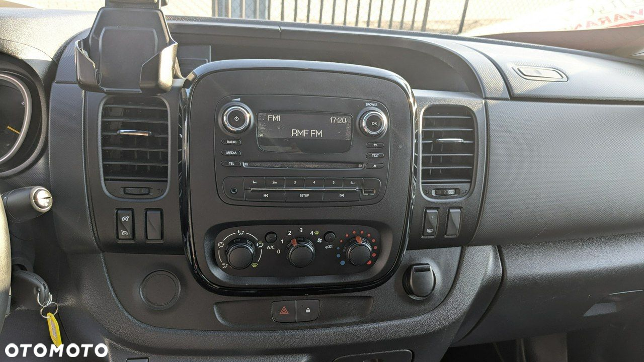 Opel Vivaro - 25