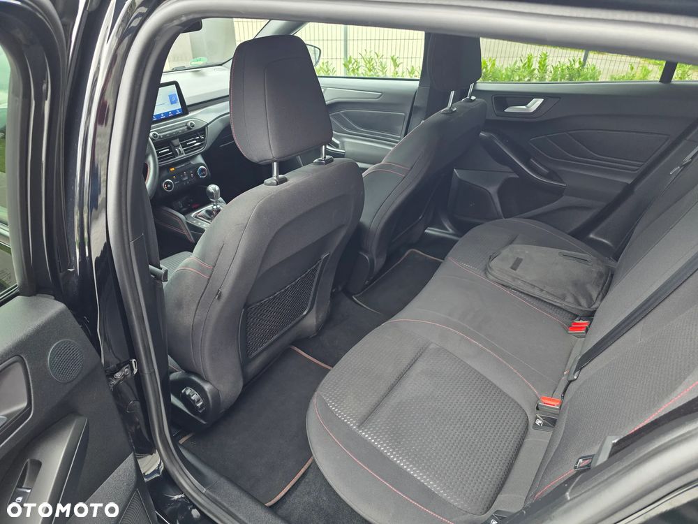 Ford Focus 1.5 EcoBoost ST-Line Business - 10