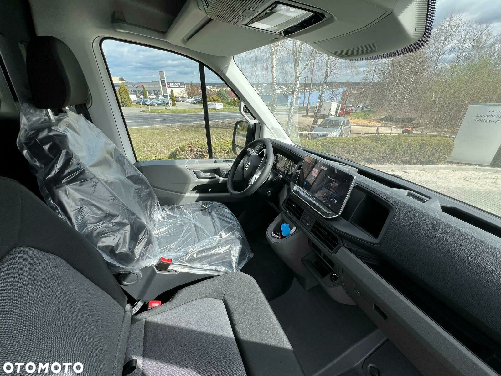 Volkswagen Crafter Crafter 35 Furgon, silnik: 2,0 l  130 kW, skrzynia biegów: napęd 4MOTION, automatyczna 8-biegowa rozstaw osi: 3640 mm - 8