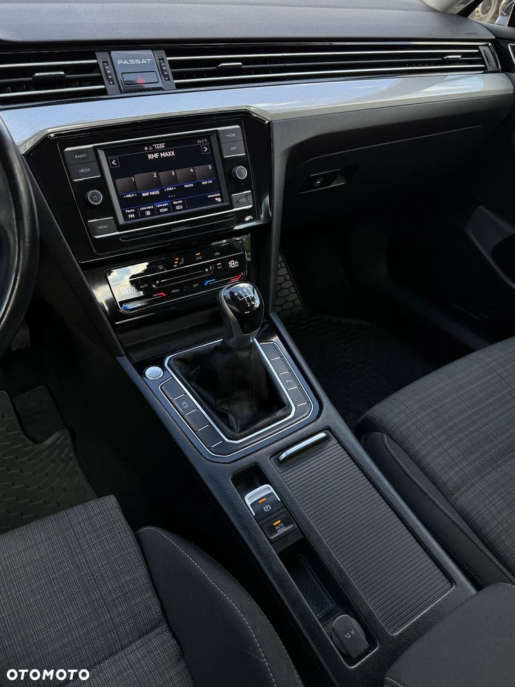 Volkswagen Passat 2.0 TDI EVO Business - 16