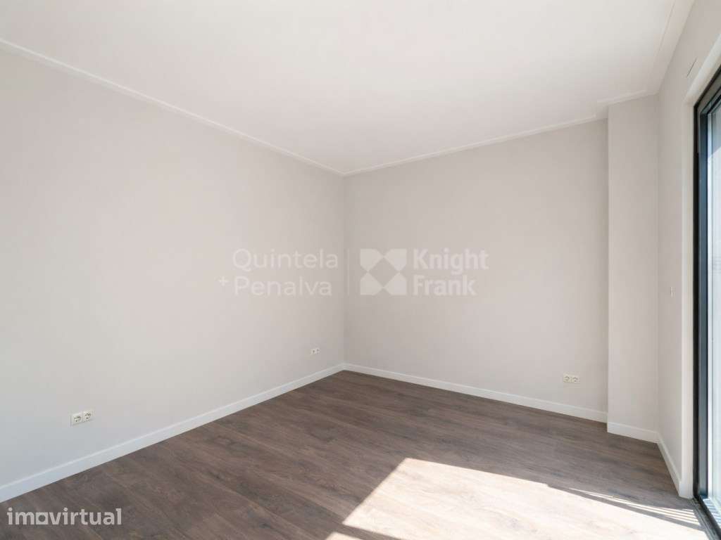 Apartamento T3 com arrecadação e garagem, em Alcântara - Grande imagem: 4/20
