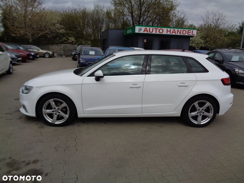 Audi A3 Sportback - 1