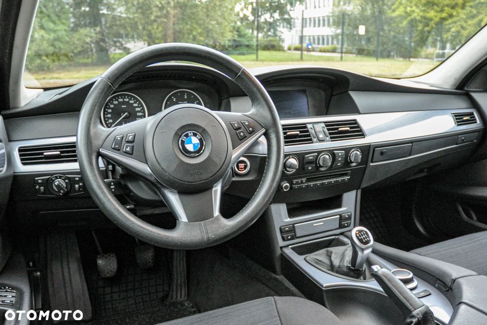 BMW Seria 5 520d Touring - 9