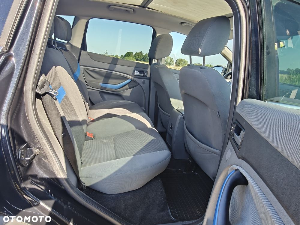 Ford Kuga - 8