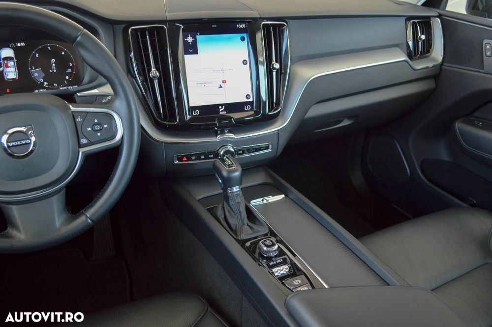 Volvo XC 60 D4 AWD Geartronic Momentum - 25